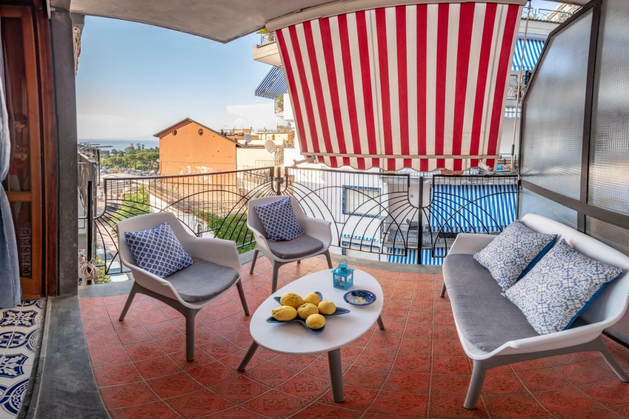 La Casetta Linda - New 2 Bedroom Apt In Sorrento With Seaview Terrace מראה חיצוני תמונה